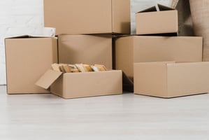 Cómo fabricar cajas de cartón corrugado de manera económica 